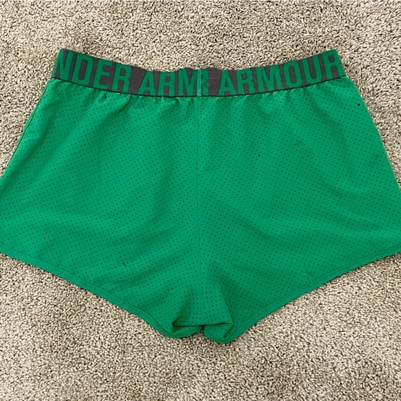 Under Armor Athletic Shorts - Picture 3 of 3